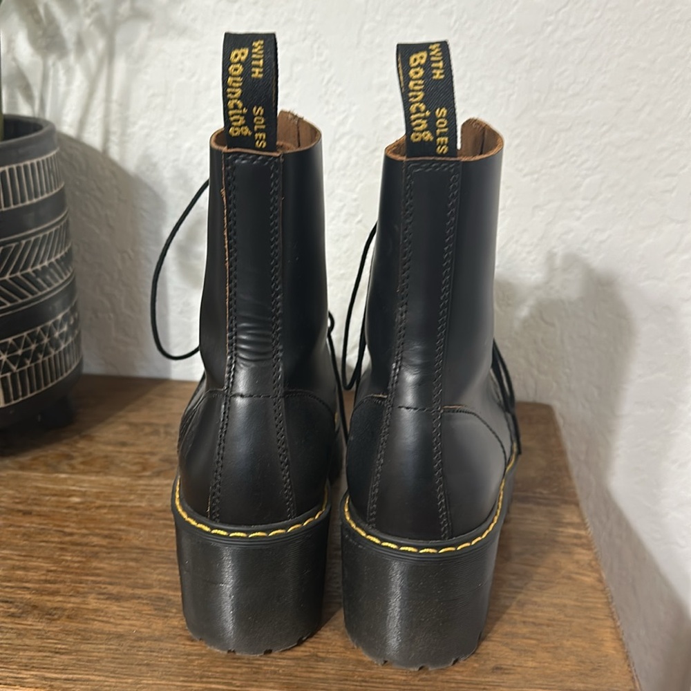 Dr Martens “Leona” women’s combat boots - Picture 4 of 7